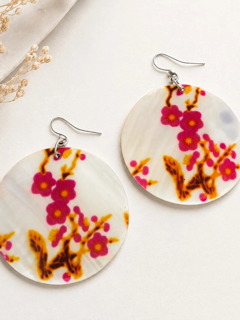 VINTAGE IRRIDESCENT PEARL DROP EARRINGS